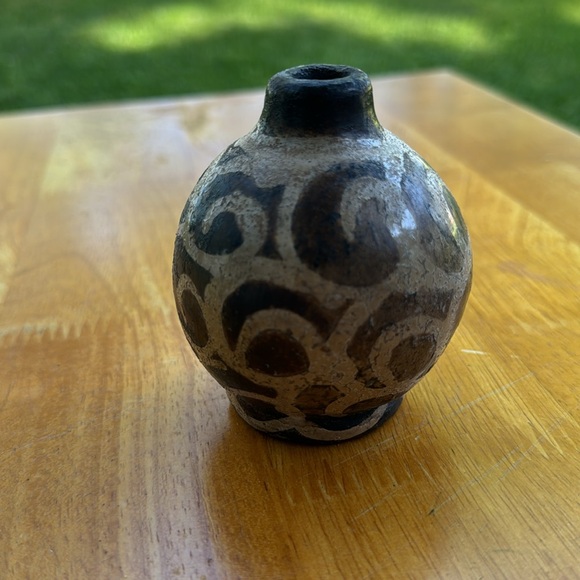 Unique Pottery Jar/Vase - Picture 8 of 12